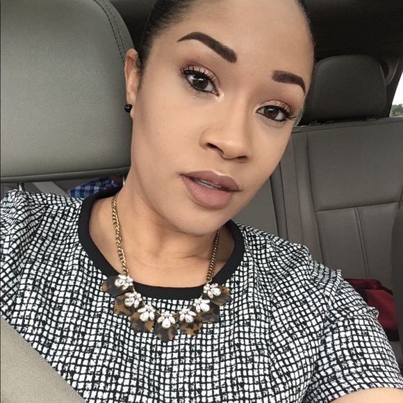 Meet your Posher, Rachel - Picture 1 of 1